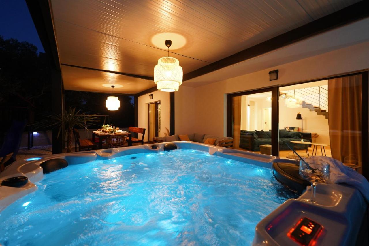 Villa Suncica With Heated Pool, Jacuzzi And Bikes Near Zadar Sukošan Buitenkant foto