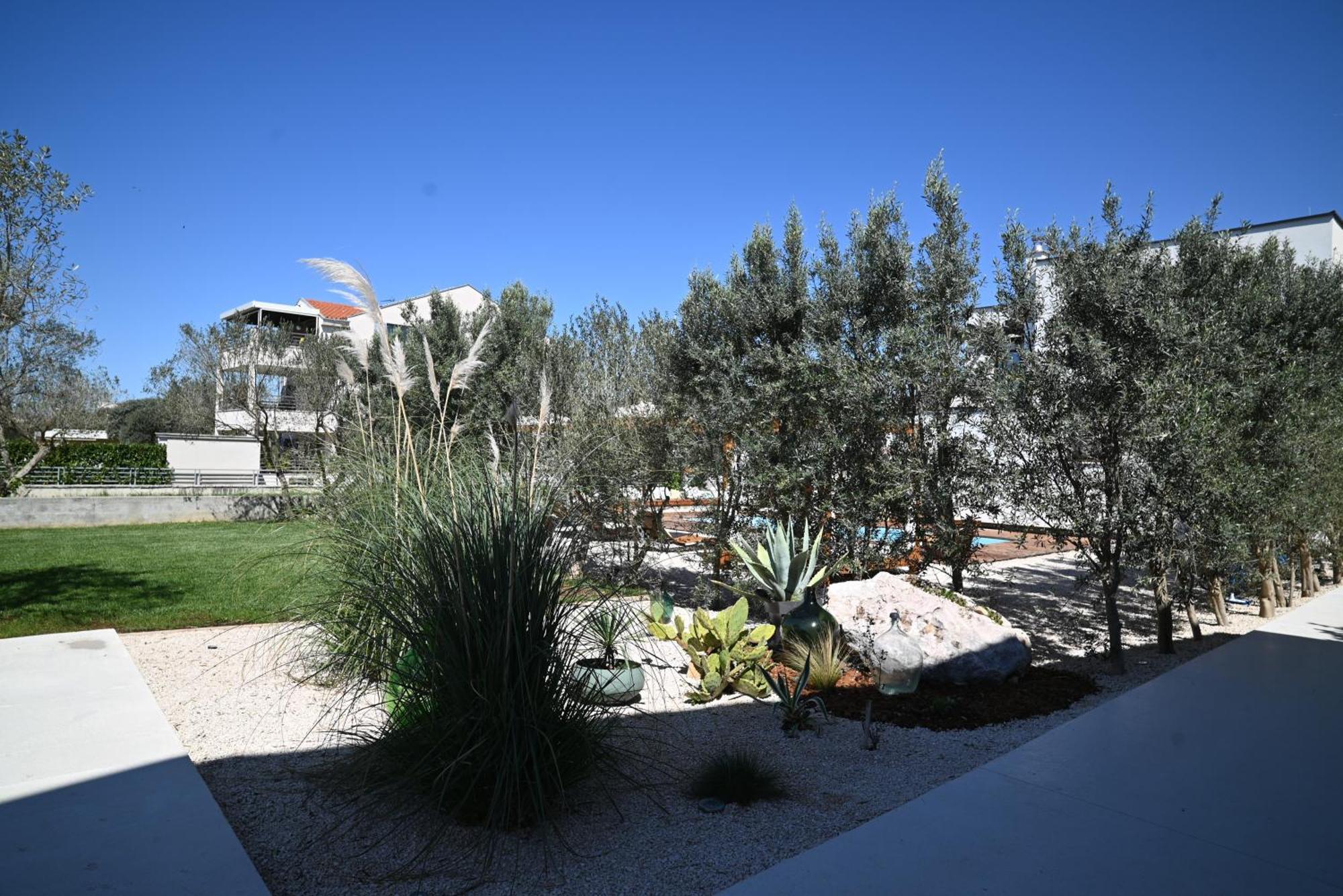 Villa Suncica With Heated Pool, Jacuzzi And Bikes Near Zadar Sukošan Buitenkant foto