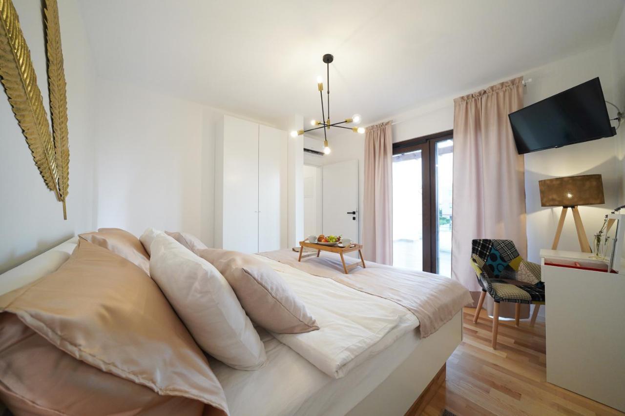 Villa Suncica With Heated Pool, Jacuzzi And Bikes Near Zadar Sukošan Buitenkant foto